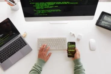 Différence entre un développeur freelance et une agence web