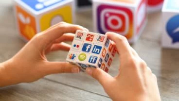 Pourquoi les réseaux sociaux influencent-ils le comportement des utilisateurs ?